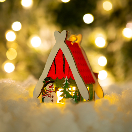 Decoratiuni si accesorii LED - Casuță de Crăciun din lemn cu led - 2 tipuri - 6,9x8,9x6 cm - 12buc/