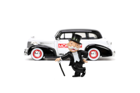 JADA SET MASINUTA METALICA CHEVROLET MASTER DELUXE 1939 SCARA 1:24 SI FIGURINA MR MONOPOLY [3]