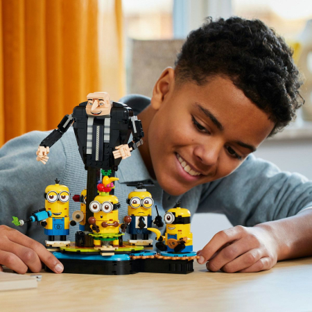 LEGO DESPICABLE ME4 GRU SI MINIONII DIN CARAMIZI 75582 [2]