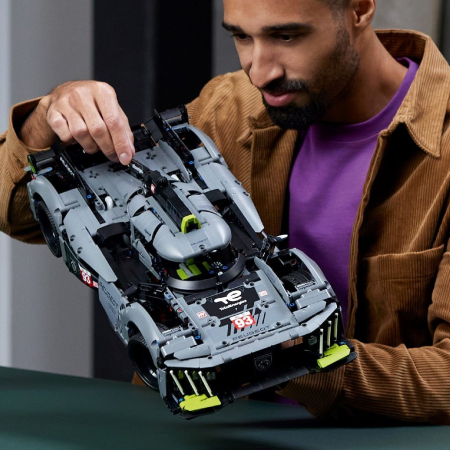 LEGO TECHNIC PEUGEOT 9X8 24H HYBRID HYPERCAR 42156 [2]