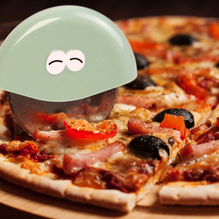 Taietor pizza - otel inoxidabil, plastic - 10,2 x 10,2 x 2 cm [1]