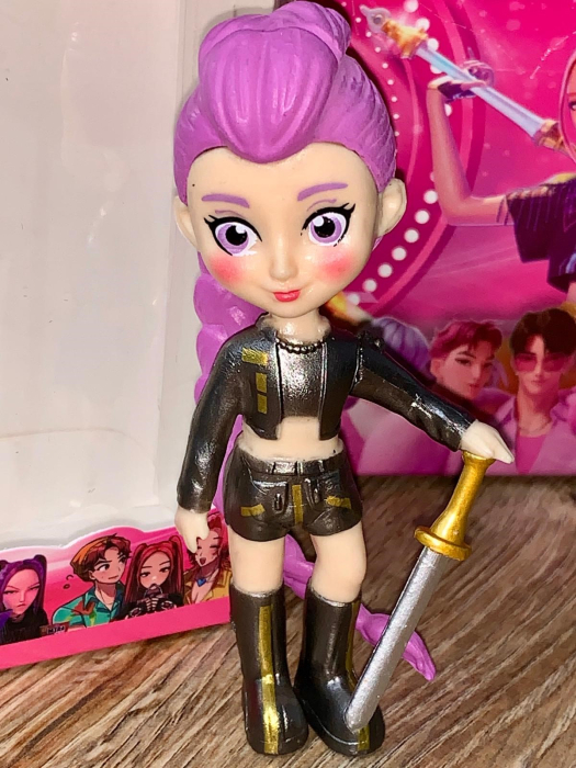 Figurina in cutie - Kpop Demon Hunters Rumi Mov costum 10 cm [2]