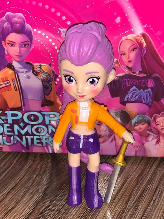 Figurina in cutie - Kpop Demon Hunters Rumi costum mov 10 cm - [2]