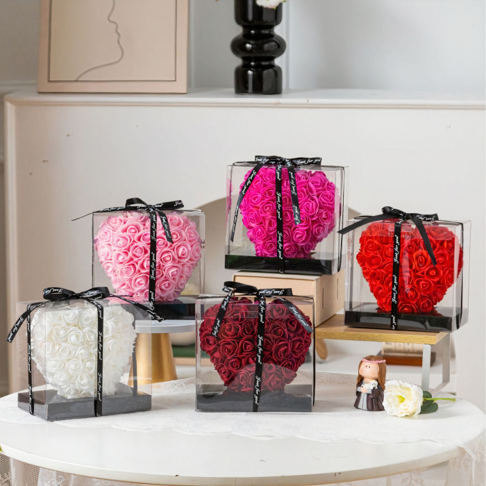 Inima din Trandafiri 15x15cm cu Flori de Spuma, in Cutie Transparenta 15cm - alb [2]