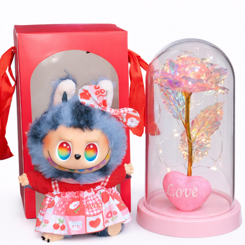 Cadouri & Giftables - Cadou Valentines Jucarie de plus breloc - tip Labubu - 15 cm si aranjament floral 21 cm