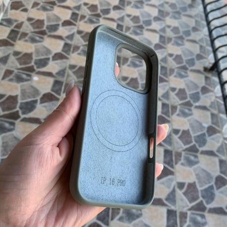 Husa Iphone 14 PRO MAX  cu MagSafe - Silicon, interior catifelat, design Minimalist - Gri Elegant Apple [1]