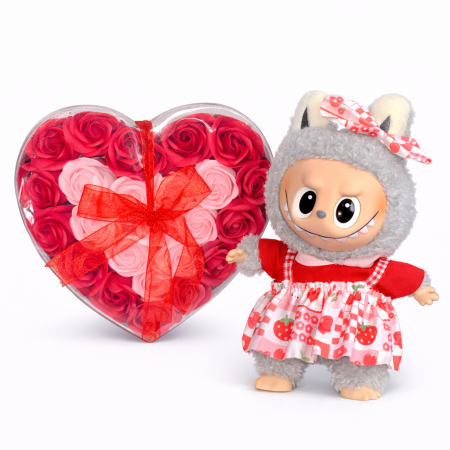 Cadouri & Giftables - Labubu si Cutie Inima cu 24 Trandafiri din Sapun Rosu-Roz, Aranjament Luxury Cadou 15x15 cm -roz - rosu