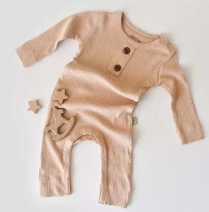 Hainute - Salopeta cu maneca lunga si pantaloni lungi din bumbac organic si modal - Somon BabyCosy (Marime: 12-18 Luni)