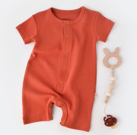 Hainute - Salopeta cu pantaloni scurti - 100% bumbac organic - Scortisoara, BabyCosy (Marime: 12-18 Luni)