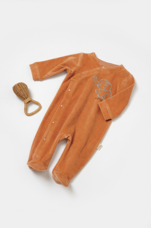 Hăinuțe - Salopeta Elefant cu maneca lunga si botosei din 80%bumbac organic si 20% poliester - Caramiziu, BabyCosy (Marime: 0-3 Luni)