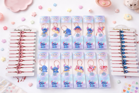 Cadouri & Giftables - Set 24 de mărțișoare și 24 de brățări mărțișor cu Stitch - roz și albastru