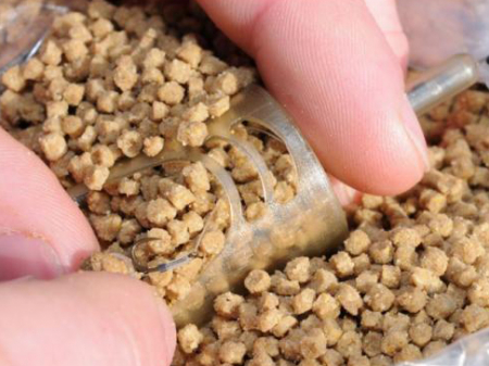COS GURU X-SAFE PELLET FEEDER L 28G [2]