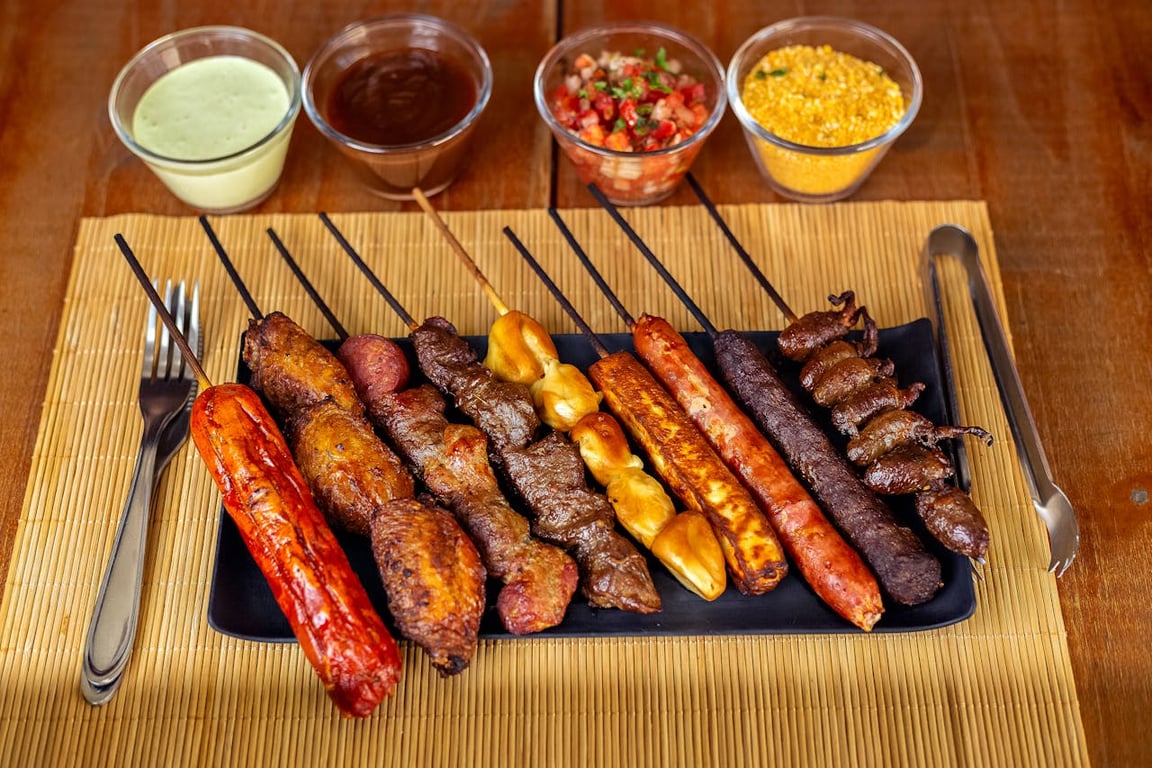 Cu ce merg sosurile picante la grătar? Cele mai bune combinații și rețete de sosuri pentru carne