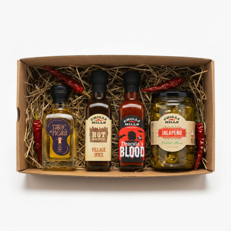 Seturi Cadou - Set cadou tradițional cu țuică de prune, sosuri iuti și jalapeño – ambalaj rustic Feel the Heat