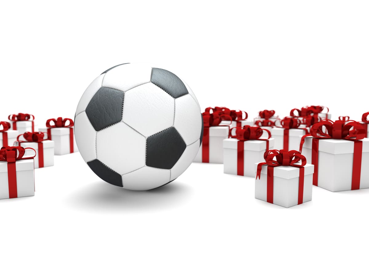 Cadouri pentru sportivi: ce să alegi pentru un jucător de fotbal?