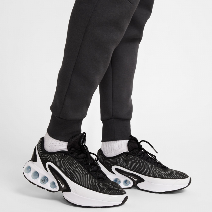 Pantaloni Nike M NK Tch Flc Jggr [9]