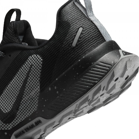 Pantofi sport W Nike Juniper Trail 3 [3]