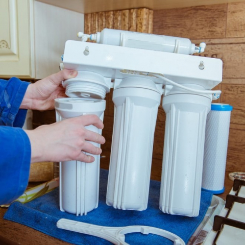 Pachet mentenanță sistem filtrare apă - schimbare filtre și verificare în Bacău [1]