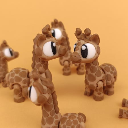 figurina-articulata-girafa-artipets-3d-maro-crem.jpg [1]