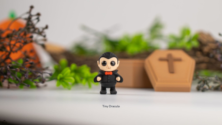 Figurine 3D - Figurină Articulată "Tiny Dracula" Imprimată 3D | Vampir Mic de Colecție | Decor Halloween & Horror