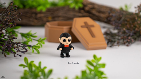 Figurină Articulată "Tiny Dracula" Imprimată 3D | Vampir Mic de Colecție | Decor Halloween & Horror [1]
