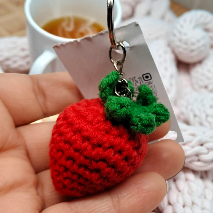 Breloc crosetat Capsunica [2]