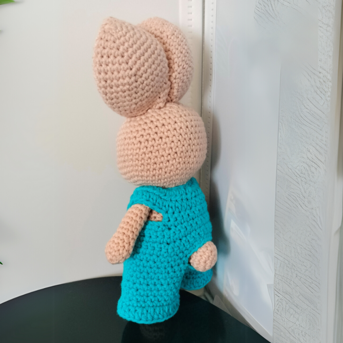 Iepuras crosetat, cu salopeta [4]