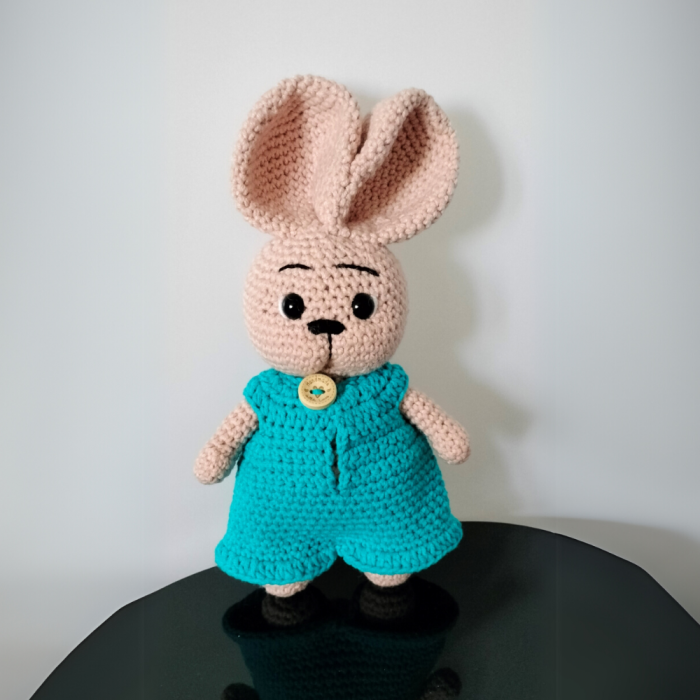 Iepuras crosetat, cu salopeta [2]