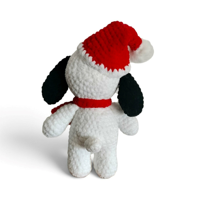 Snoopy croșetat manual din catifea – jucărie handmade cu căciuliță de Crăciun [2]