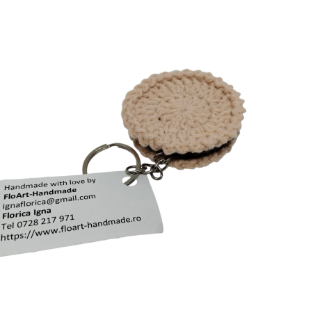 Accesorii - Breloc crosetat "Biscuit cu crema"