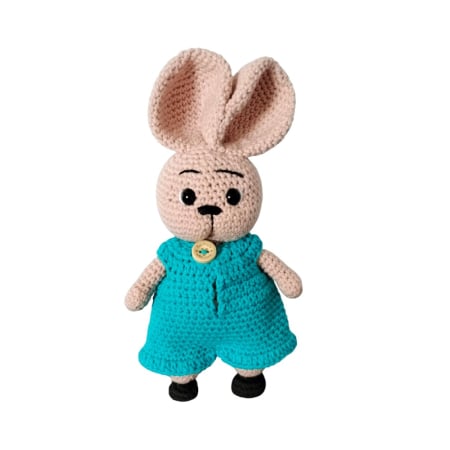 Jucarii de bumbac - Iepuras crosetat, cu salopeta