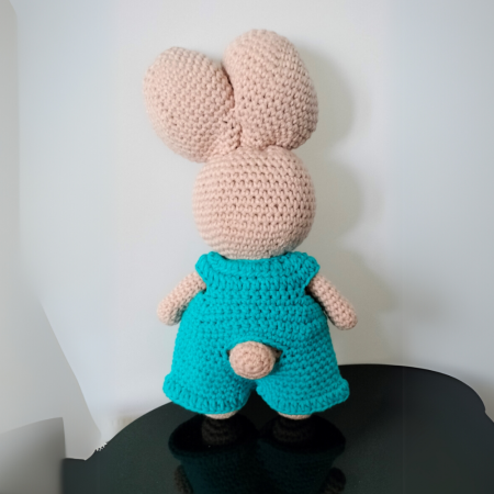 Iepuras crosetat, cu salopeta [2]