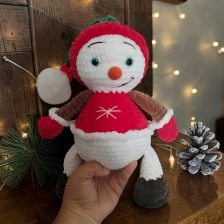 Om de zăpadă croșetat din catifea, decorațiune de Crăciun handmade – 34 cm [3]