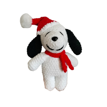 Jucarii de catifea - Snoopy croșetat manual din catifea – jucărie handmade cu căciuliță de Crăciun