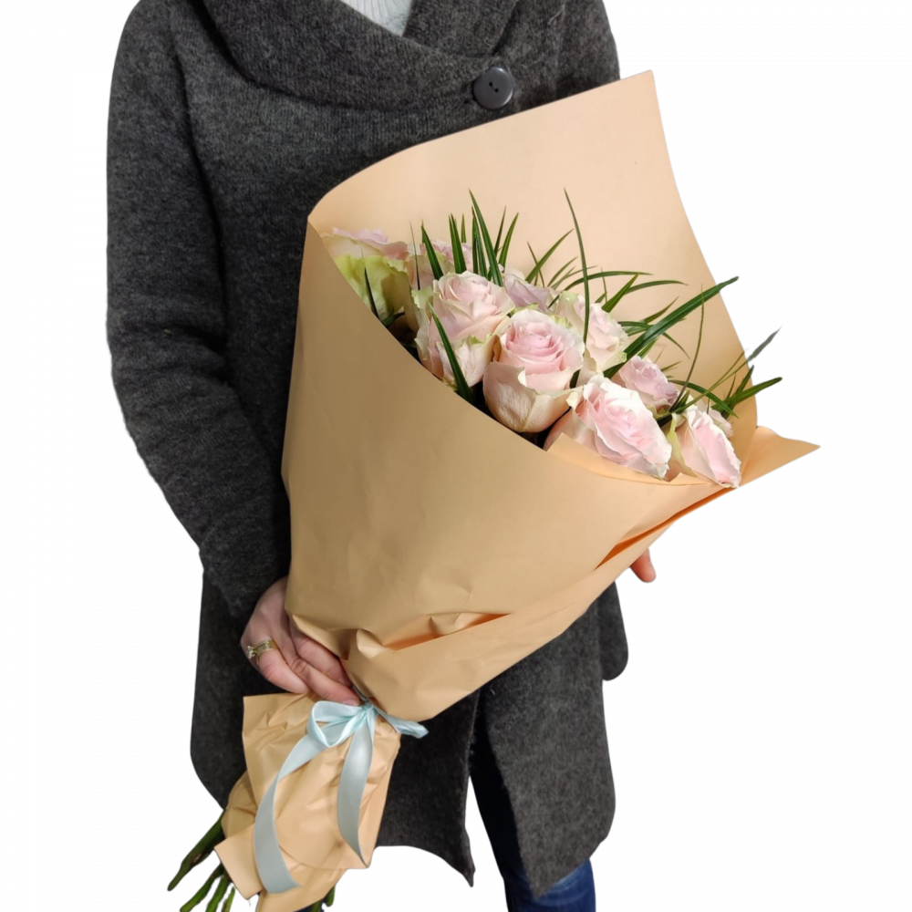 Buchet cu trandafiri roz pal [2]