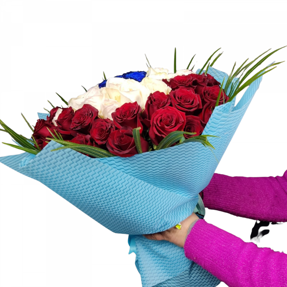 Buchet cu trandafiri albaștri, roșii și crem [2]