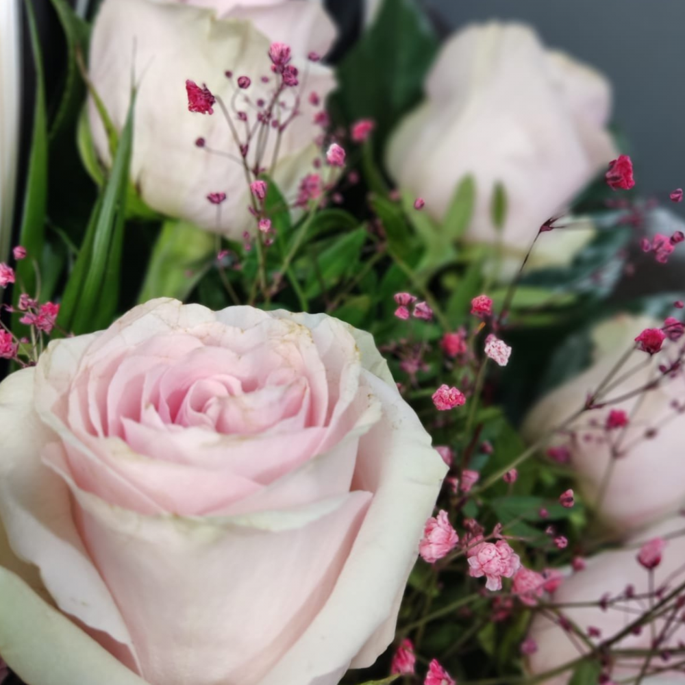 Buchet cu trandafiri roz pal [3]
