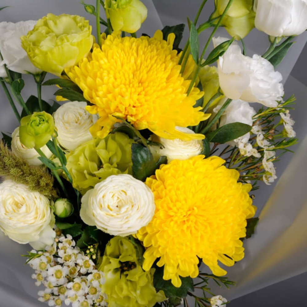 Buchet de lisianthus, crizanteme și wax flowers [2]