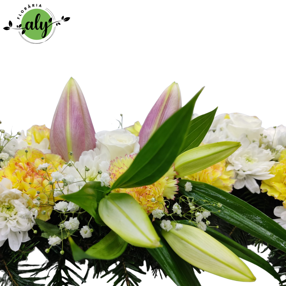 Jerbă funerară inimă cu flori galbene, albe și verzi [2]