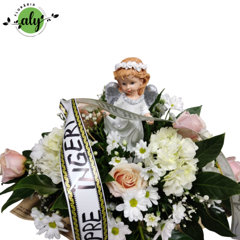 Aranjament funerar cu trandafiri, crizanteme, hortensia și statuietă îngeraș [1]