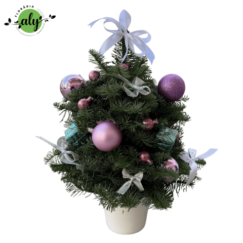 BRĂDUȚI DECORATIVI DE CRĂCIUN - Brăduț de Crăciun decorat în nuanțe de mov, verde și alb