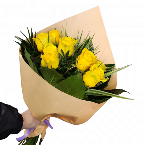 BUCHETE IEFTINE - Buchet cu 9 trandafiri galbeni