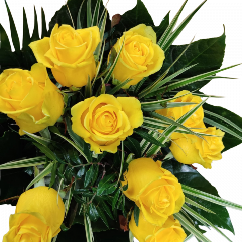 Buchet cu 9 trandafiri galbeni [2]