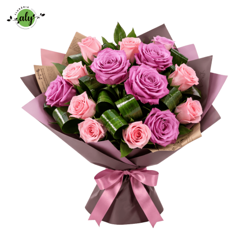 Buchet cu trandafiri mov și roz