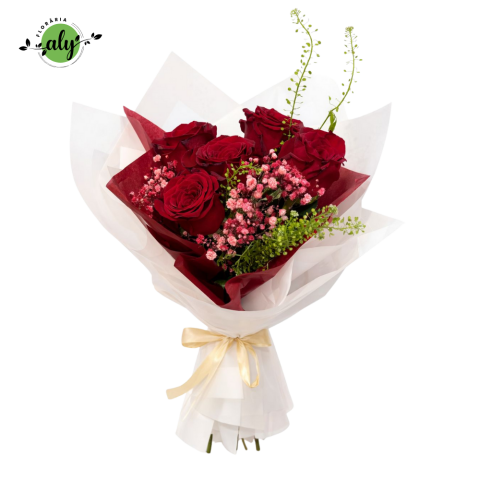 COLECȚIA DE TOAMNĂ - Buchet cu trandafiri roșii, gypsophila roșie și verdeață decorativă