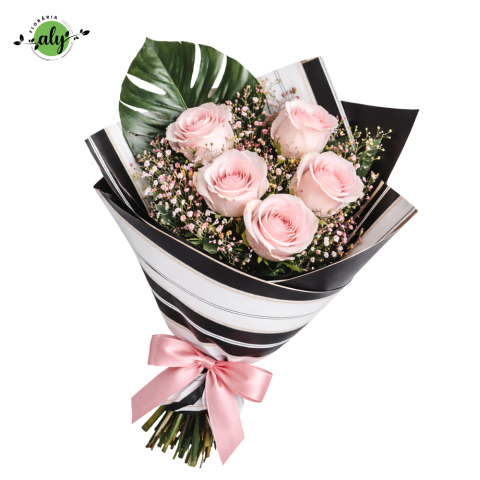 1-8 MARTIE - Buchet cu trandafiri roz pal