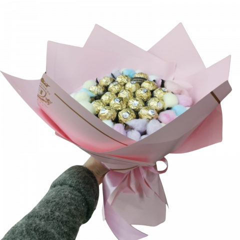BUCHETE PENTRU BĂRBAȚI - Buchet ”DELICE” cu Praline Ferrero Rocher și Bumbac Natural