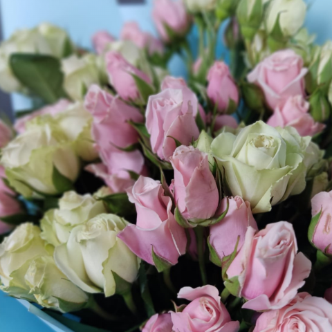 Buchet Minirose albe și roz [3]