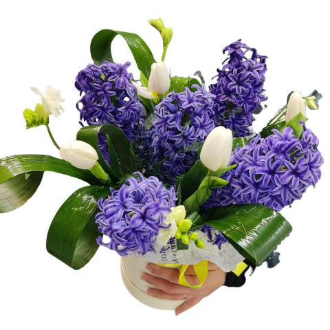 Compoziție cu flori albe și mov [2]