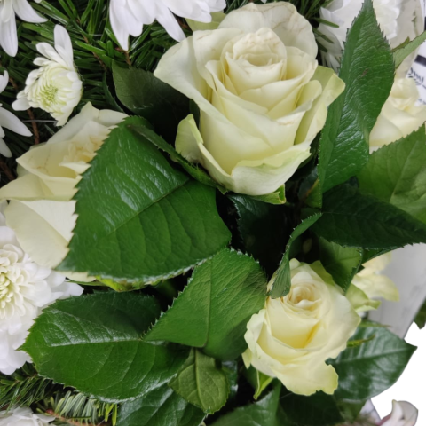 Coroană funerară 2D cu crizanteme, trandafiri și crin imperial [1]
